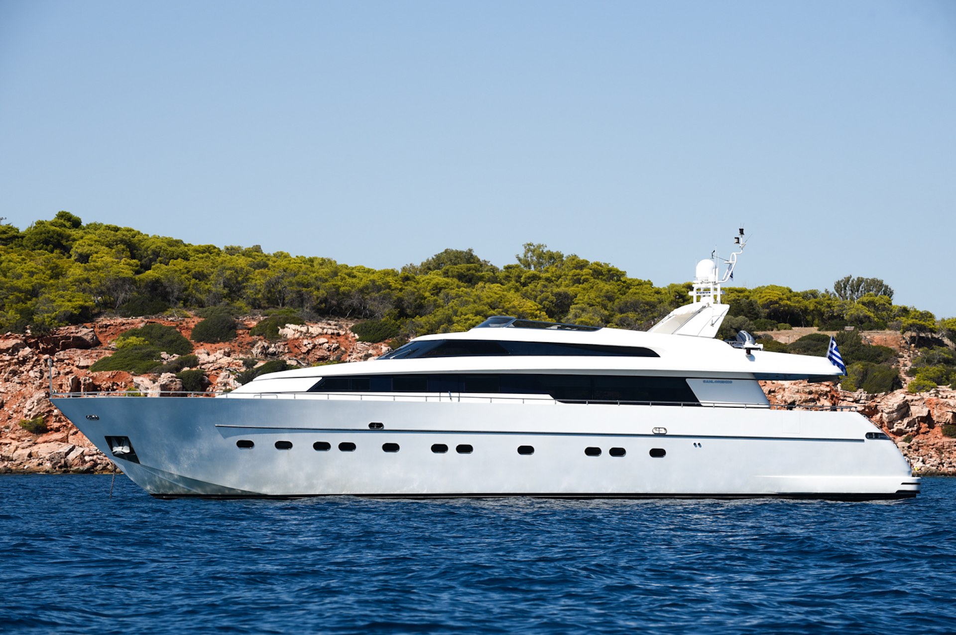motor yacht charter Zen