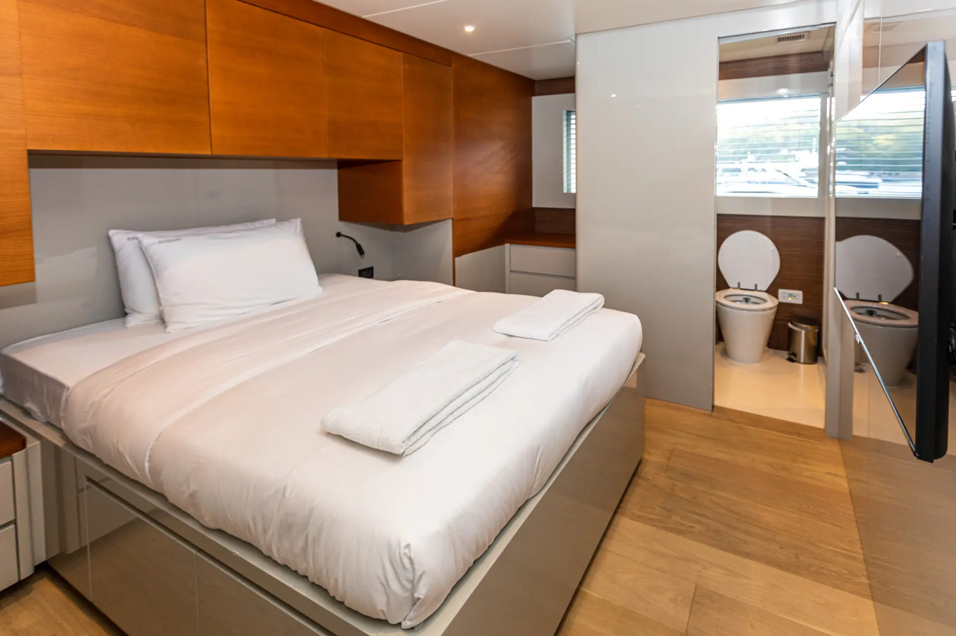 Turkey yacht charter Zeemar double cabin