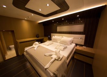 yacht charter Le Pietre double cabin