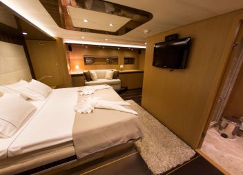 yacht charter Le Pietre VIP cabin