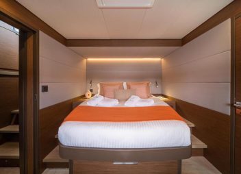 yacht charter double cabin Hydrus
