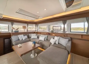 yacht charter Hydrus seating