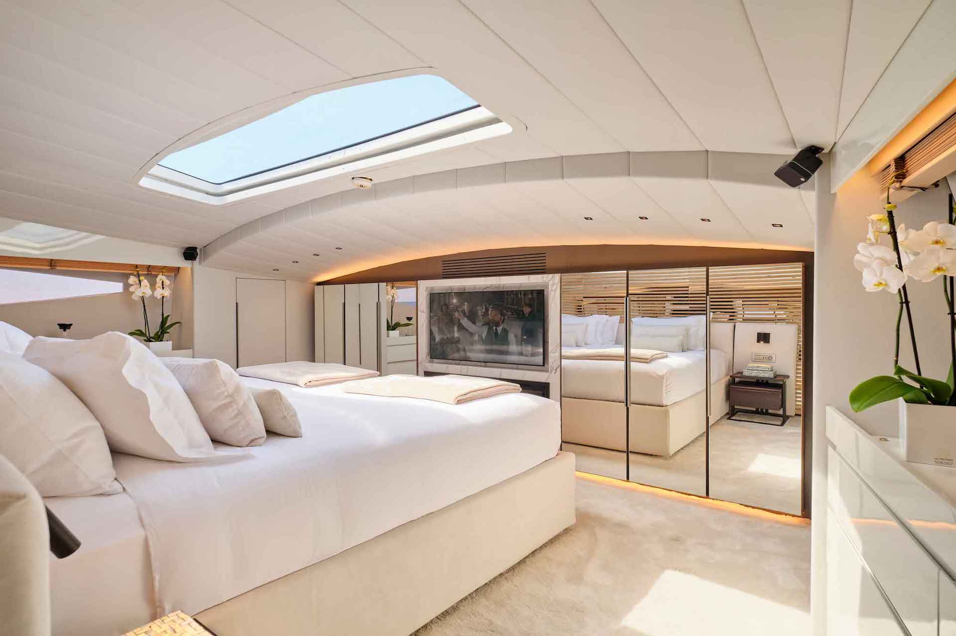 yacht charter Mamma Mia VIP cabin