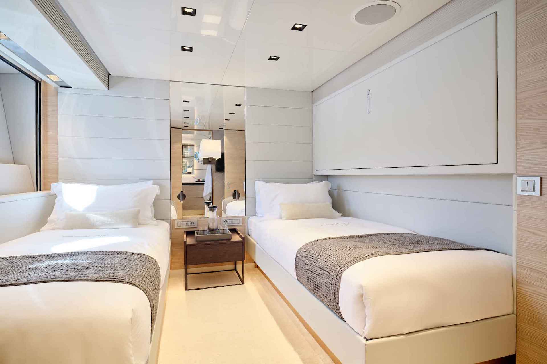 yacht charter Mamma Mia twin cabin