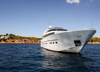 yacht charter motor yacht Zen