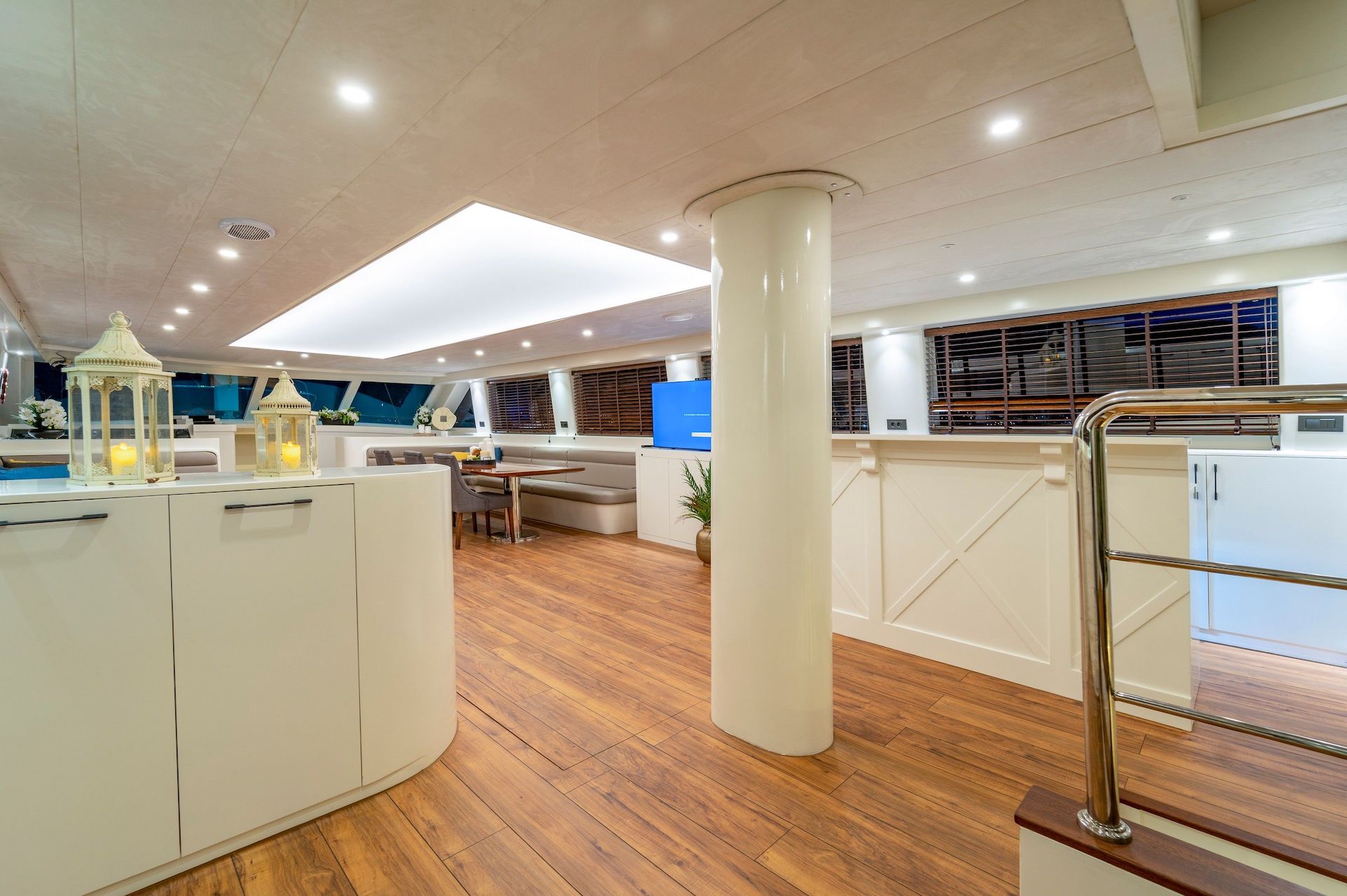 Yacht charter Queen of Makri gulet interior