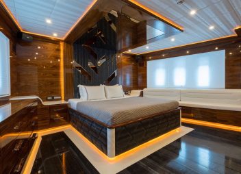 yacht charter Son of wind master cabin