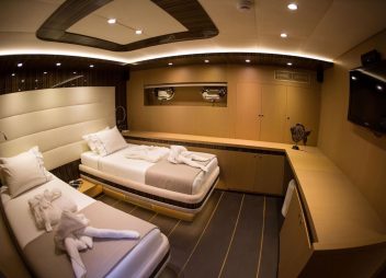 yacht charter twin cabin Le Pietre