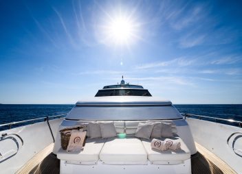 yacht charter Zen bow seating