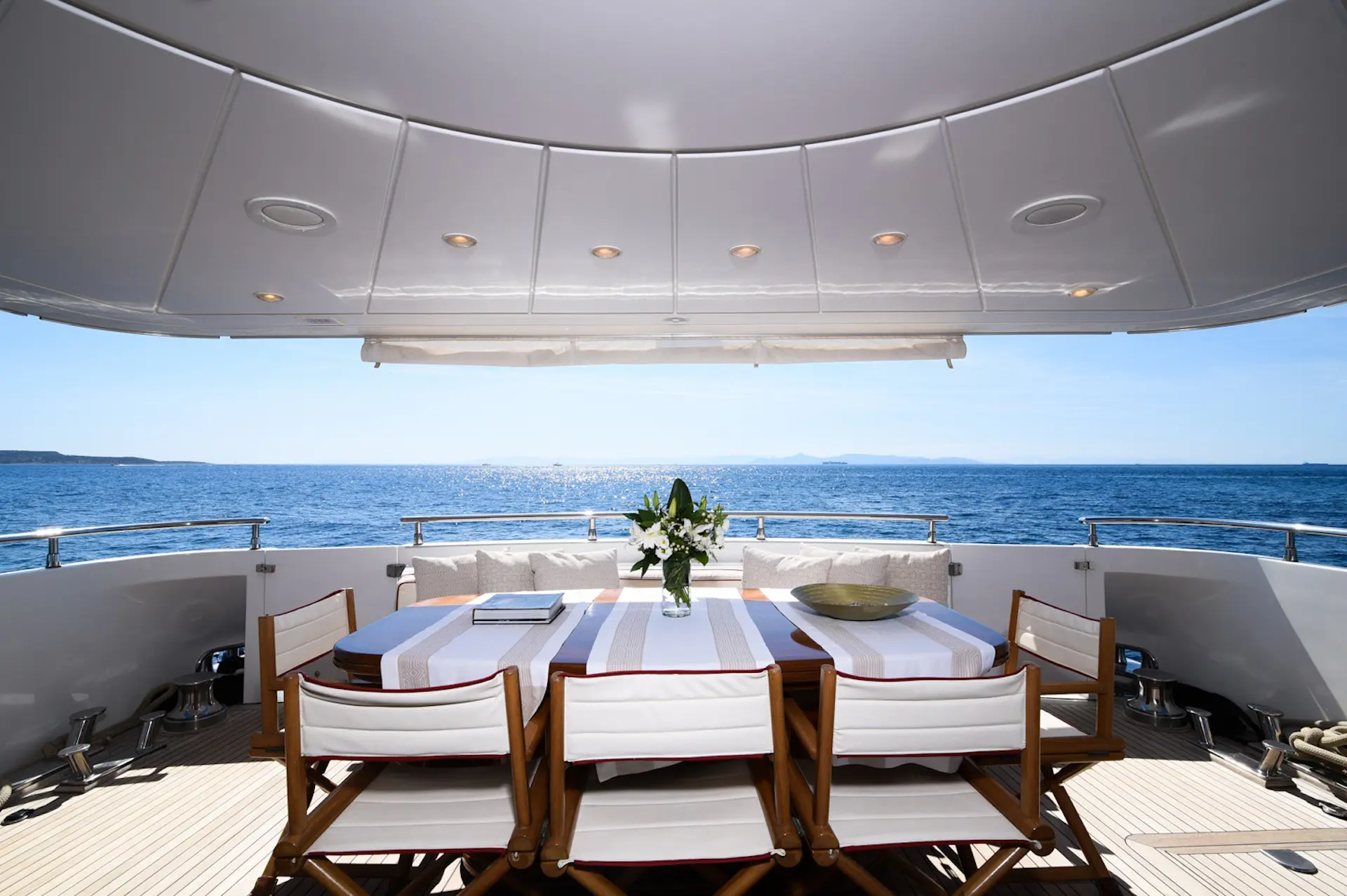 yacht charter Zen deck dining