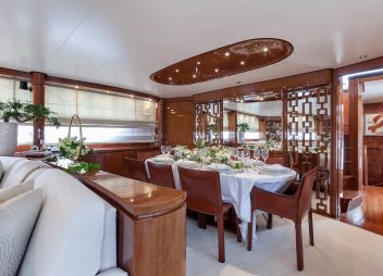 yacht charter Zen dining