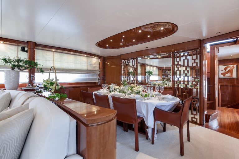 yacht charter Zen dining