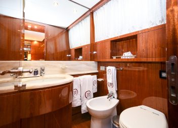 yacht charter Zen en suite