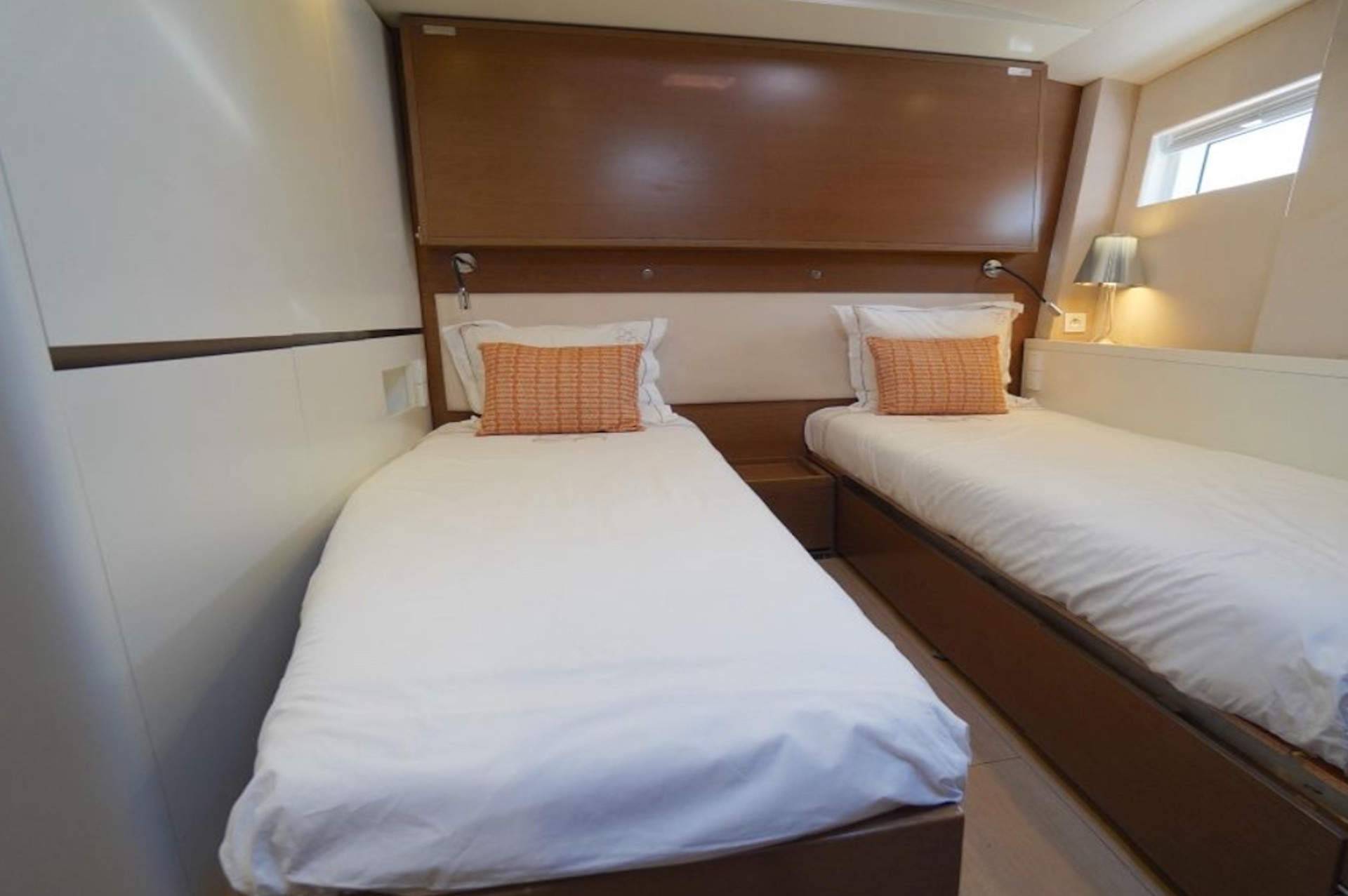 Aenea twin cabin