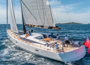 sailing yacht charter Aenea