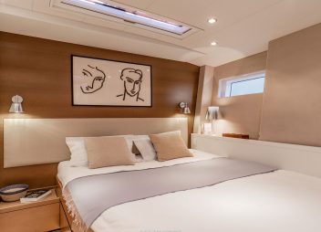 yacht charter Aenea double cabin