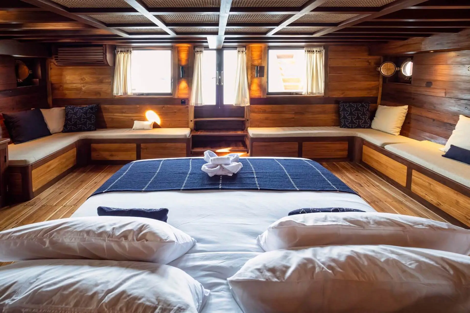 crewed yacht charter Majik master cabin