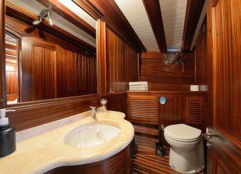 gulet yacht charter Zephyria II ensuite