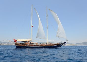 gulet yacht charter Zephyria II sailing