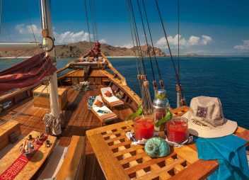 Indonesia yacht charter Si Datu Bua deck