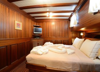 luxury yacht charter Zephyria II cabin