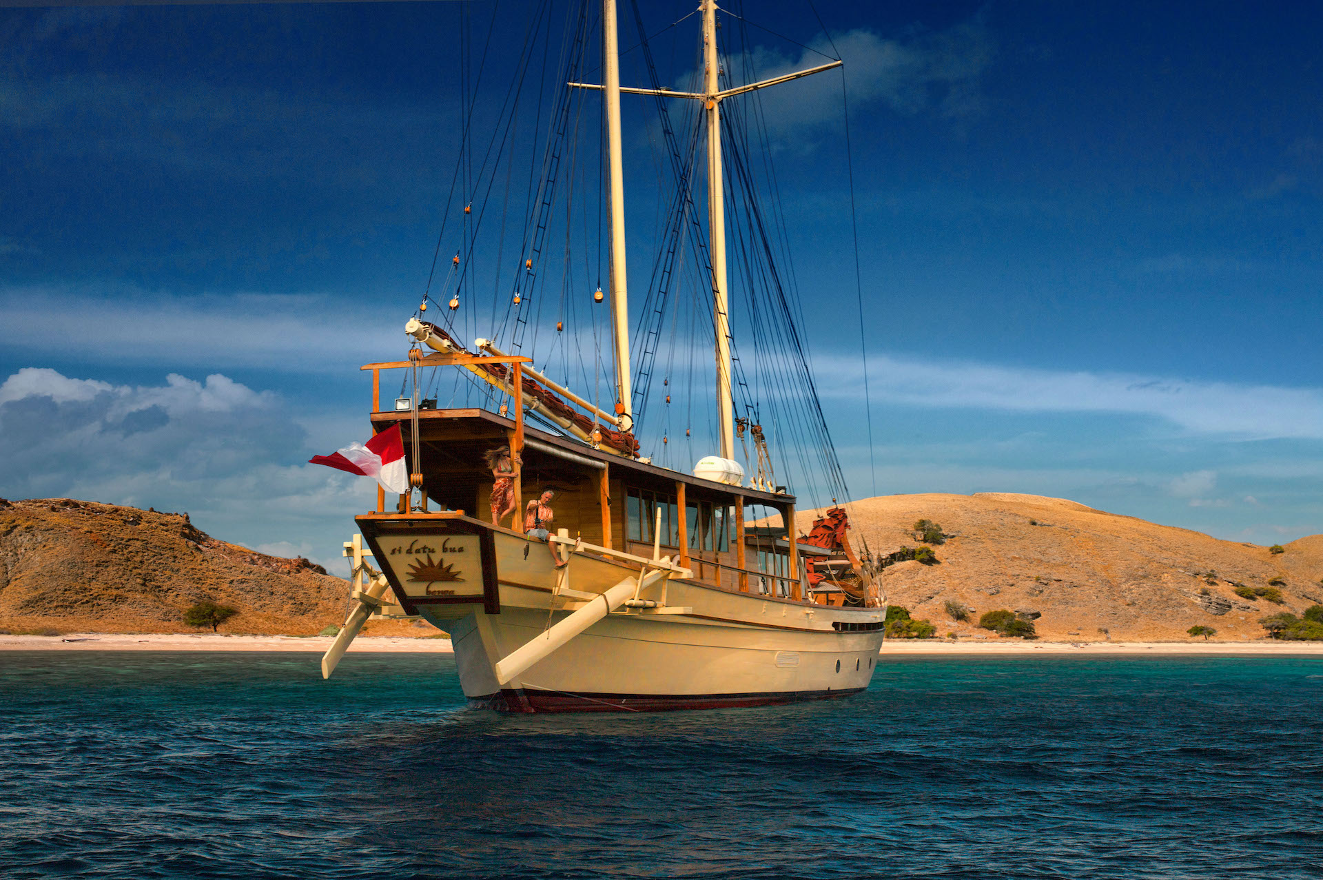 yacht charter Si Datu Bua aft view