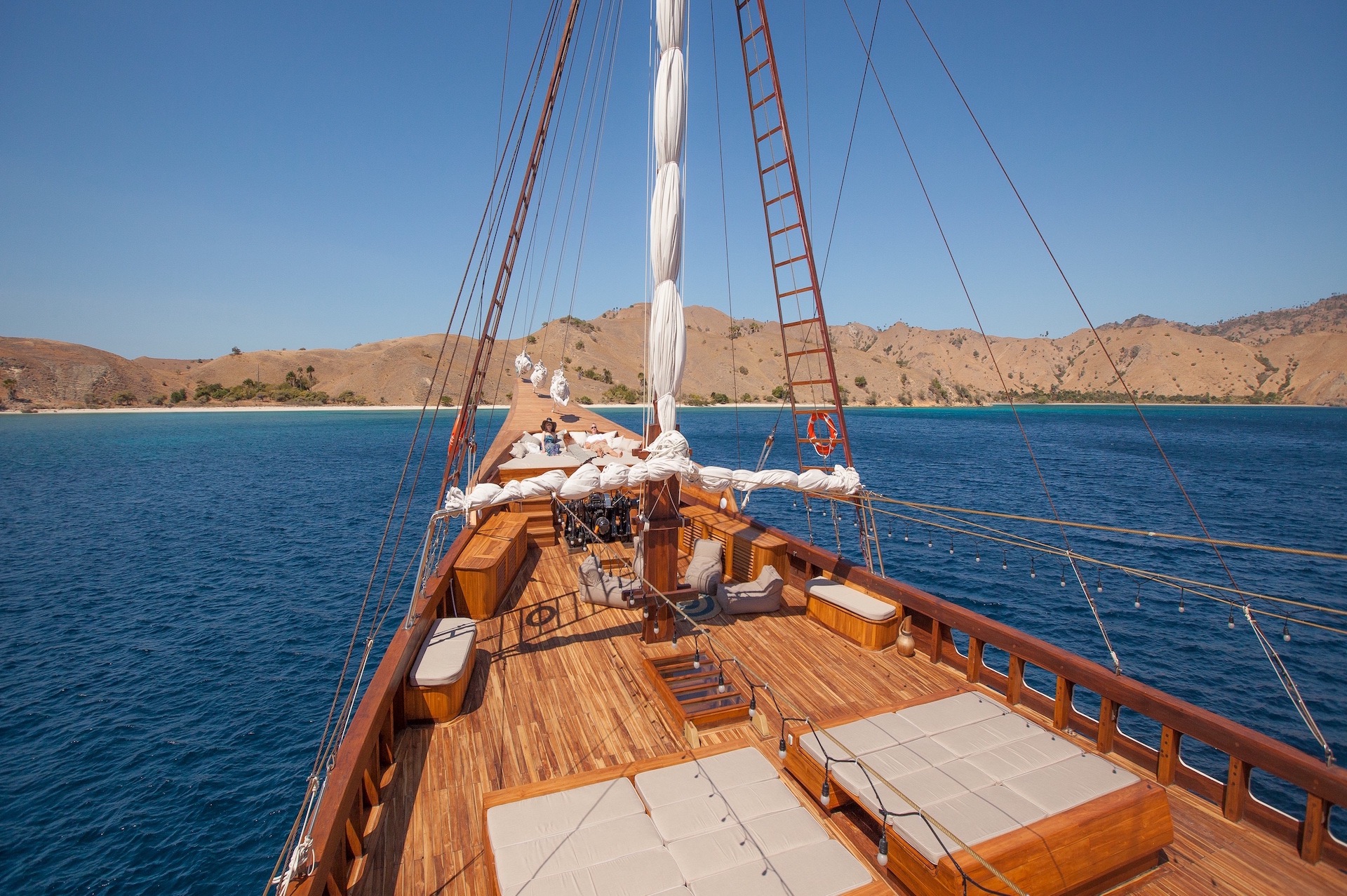 yacht charter Indonesia Prana deck