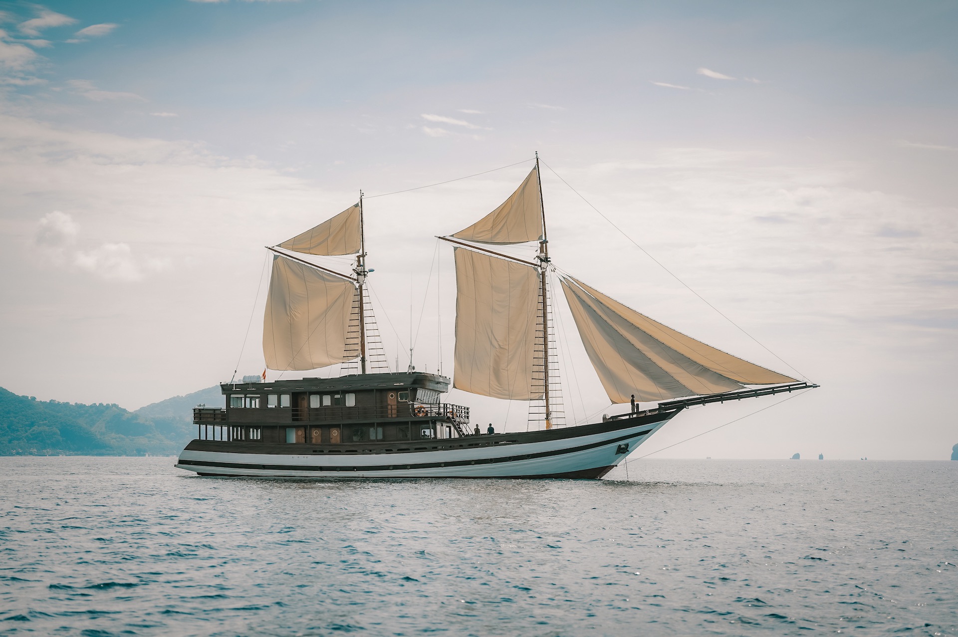 yacht charter Samsara Samudera sailing