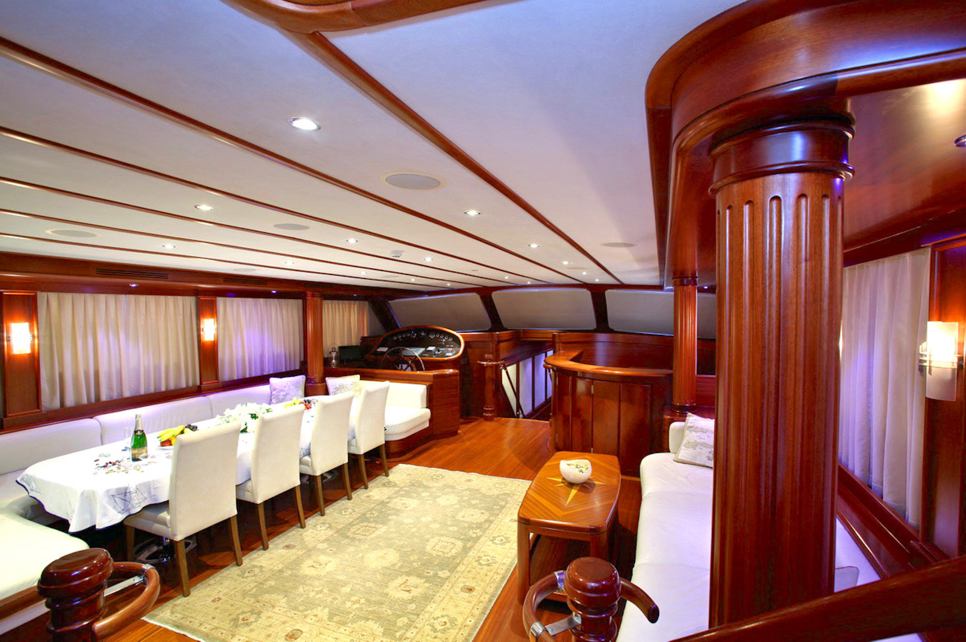 Turkey yacht charter Kaya Guneri V saloon dining