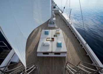 yacht charter Alexa deck