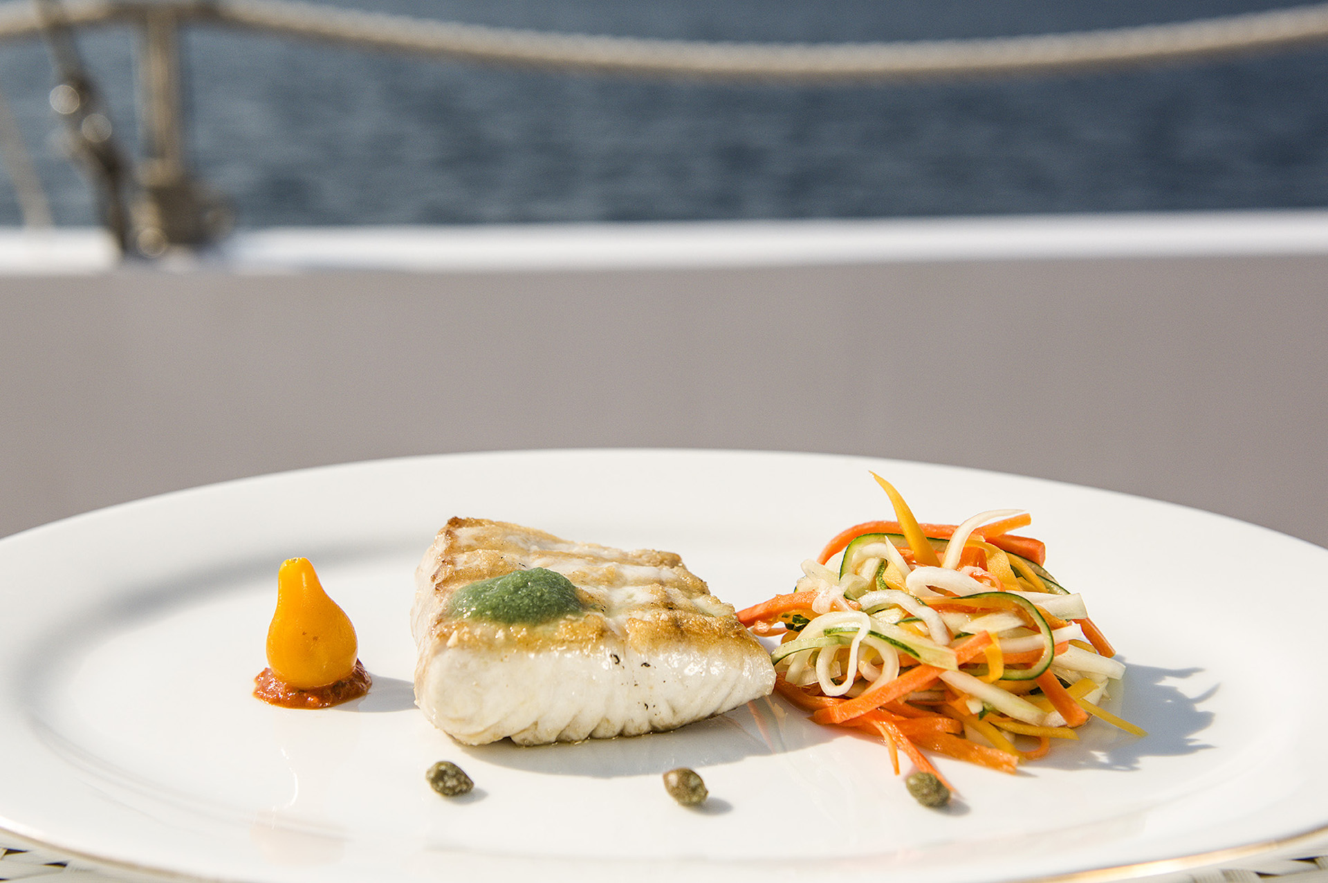 yacht charter Alexa fine dining