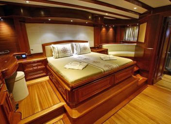 yacht charter Kaya Guneri V master stateroom cabin
