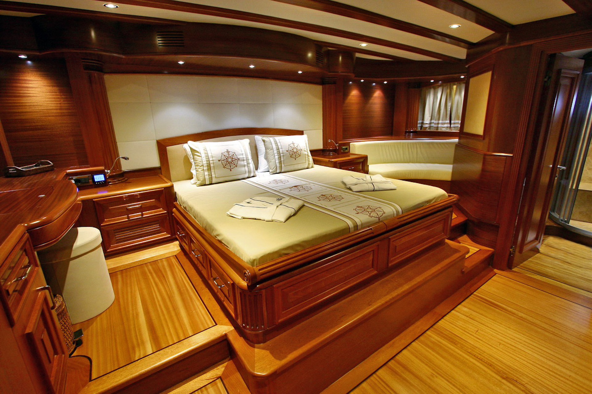 yacht charter Kaya Guneri V master stateroom cabin