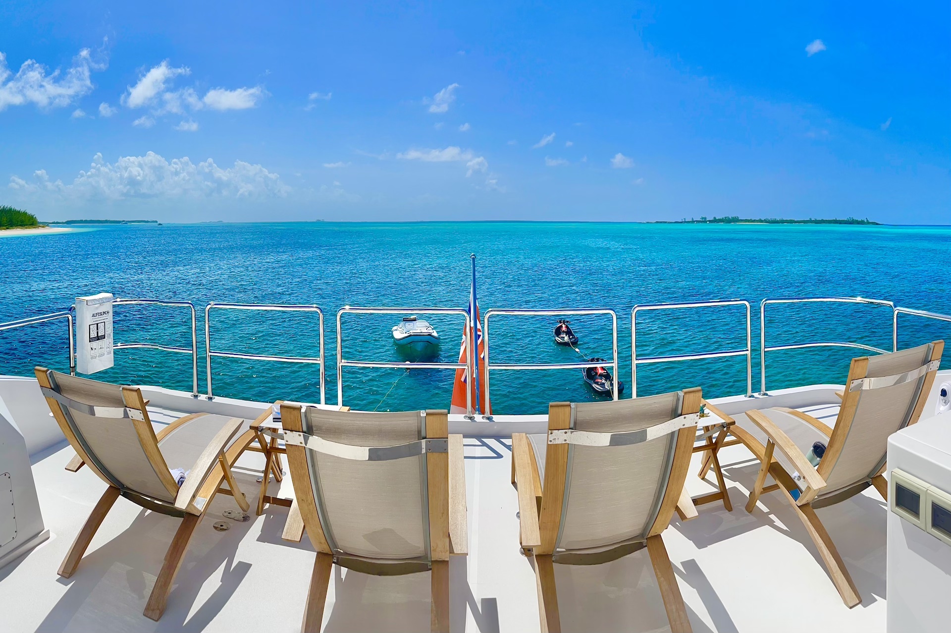 yacht charter Sea Glass flybridge aft