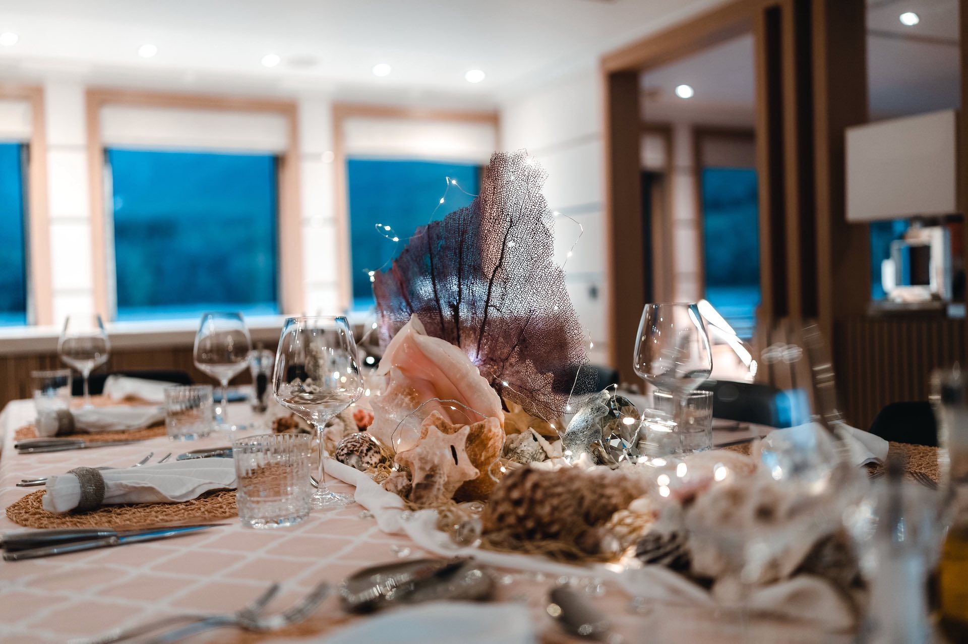 yacht charter dining on Hanse Explorer