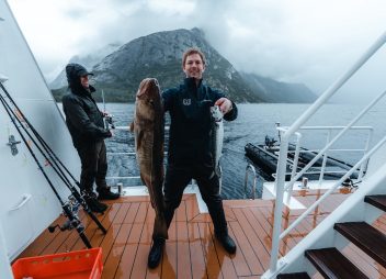 Yacht charter Hanse Explorer fishing