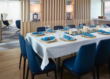 yacht charter Hanse Explorer dining
