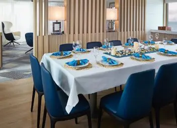 yacht charter Hanse Explorer dining