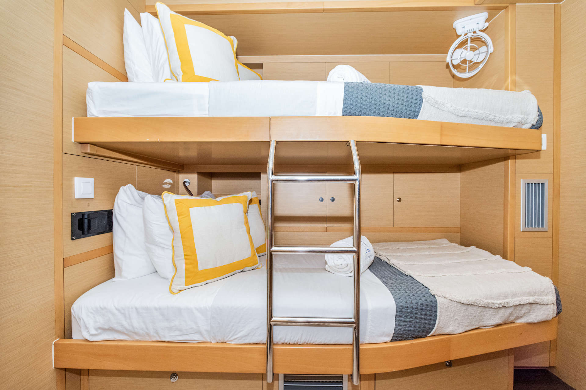 Caribbean yacht charter Valentina bunk cabin