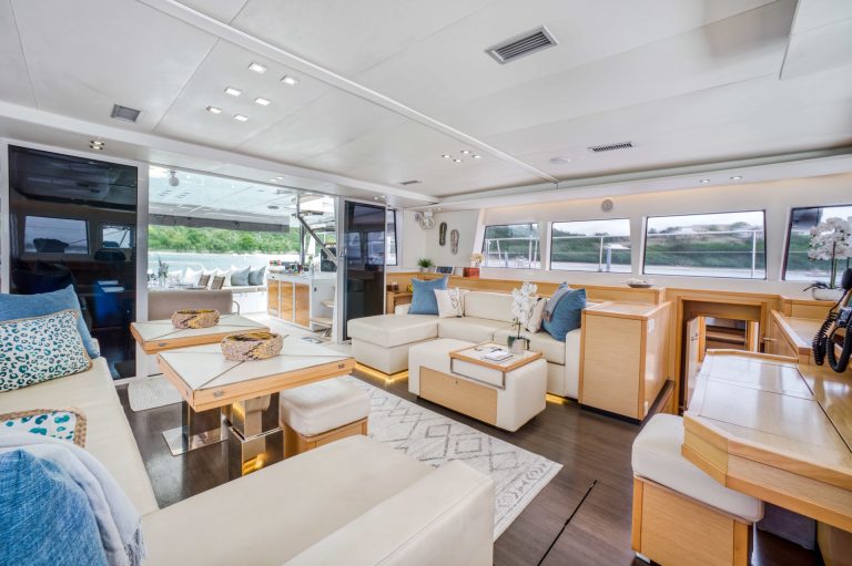 luxury yacht charter Valentina saloon