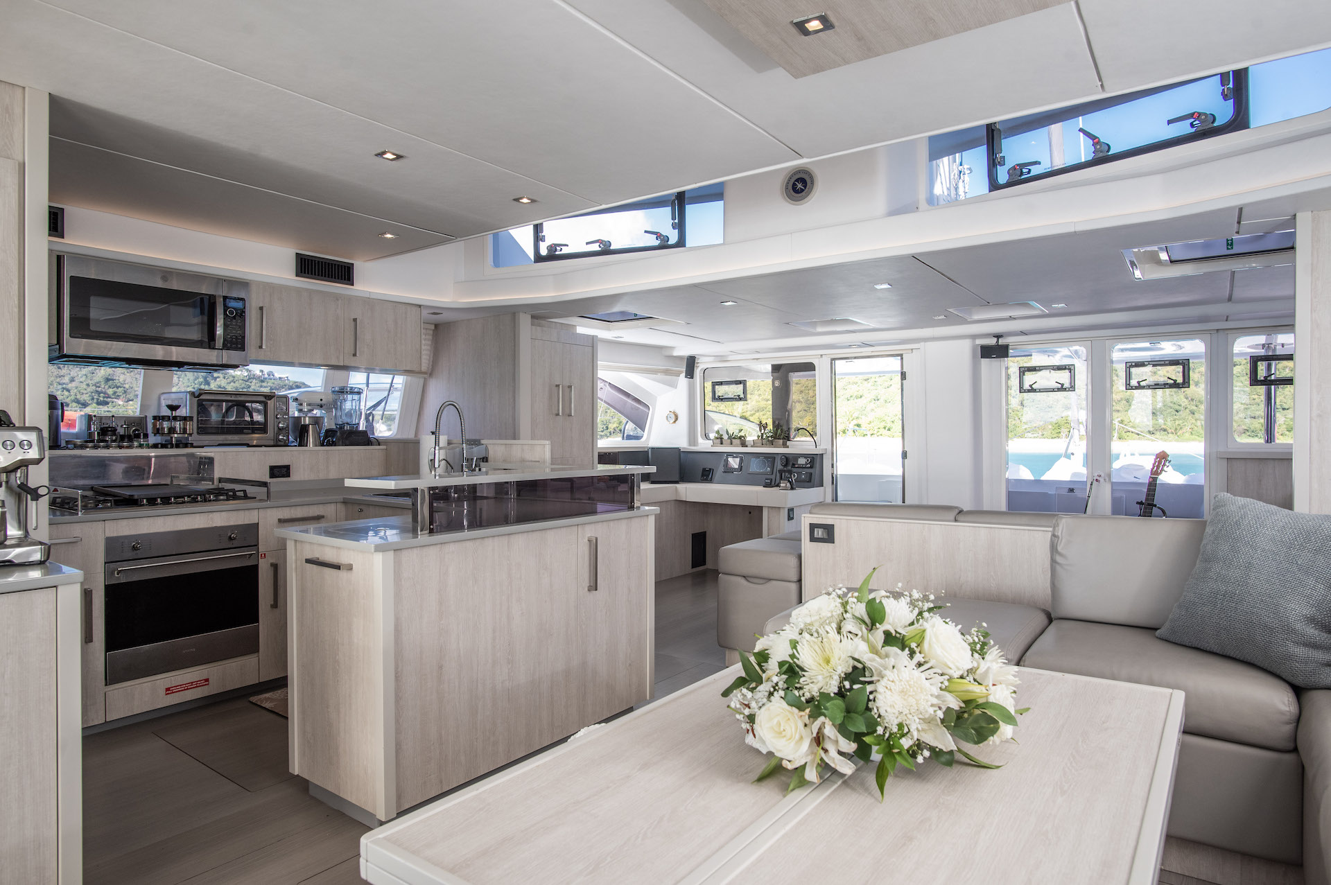 yacht charter Emysa galley