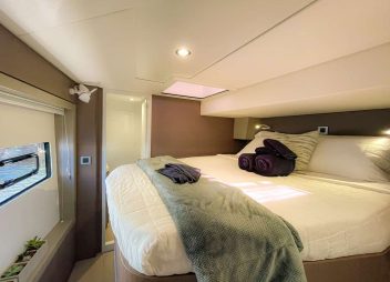 yacht charter Koru guest cabin