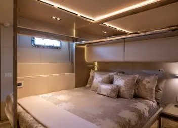 yacht charter queen convertible cabin The Peddler