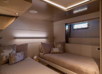 yacht charter The Peddler convertible twin cabin