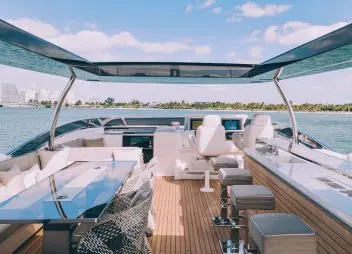 yacht charter The Peddler flybridge