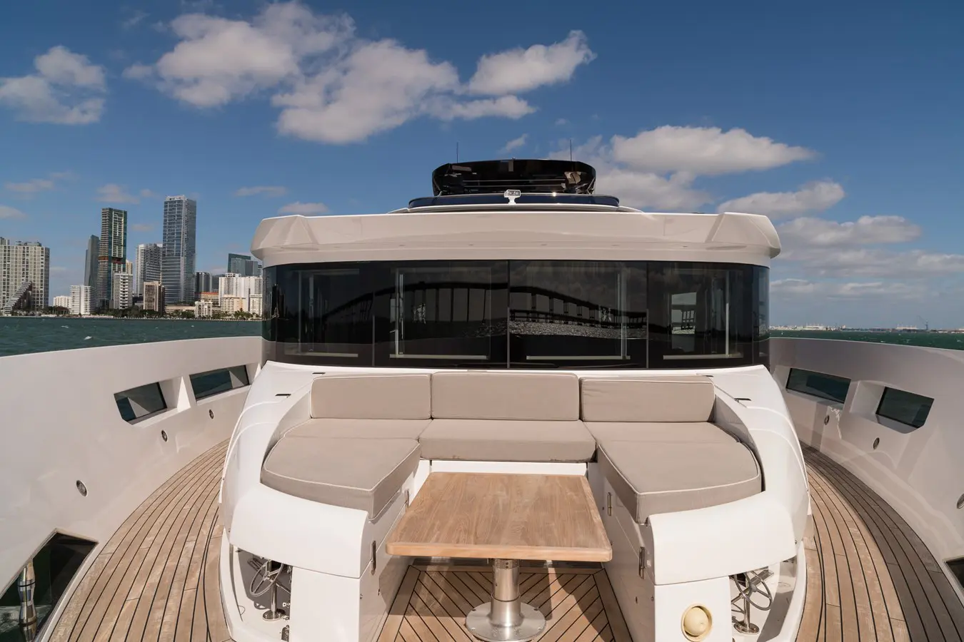 yacht charter The Peddler seating