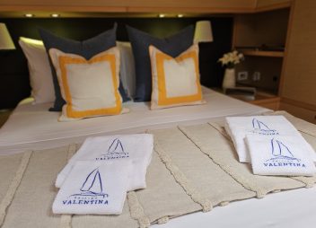 yacht charter Valentina double guest cabin