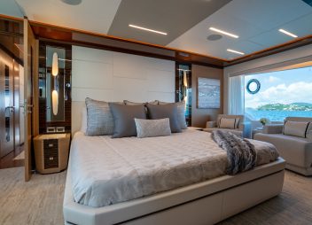 Caribbean yacht charter Chillaxin master cabin