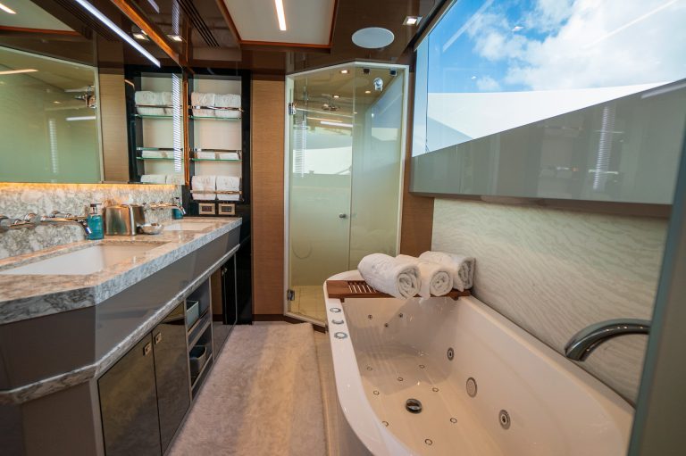 crewed yacht charter Chillaxin ensuite