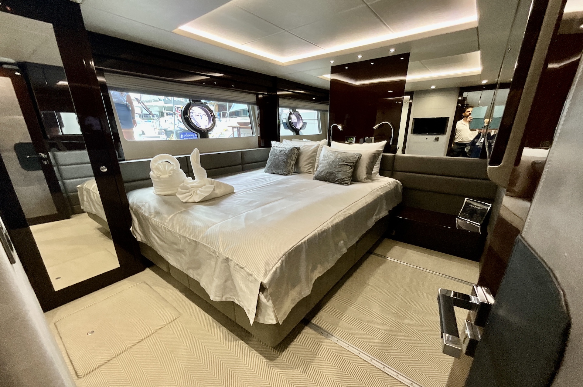 crewed yacht charter Synergy convertible double cabin